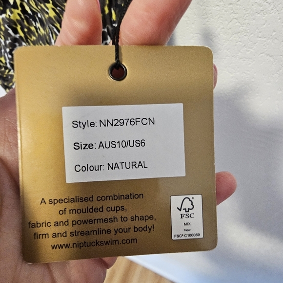 NipTuck One Piece Yellow and Black Swim Suit Women's Size 6 NWT - Picture 6 of 9